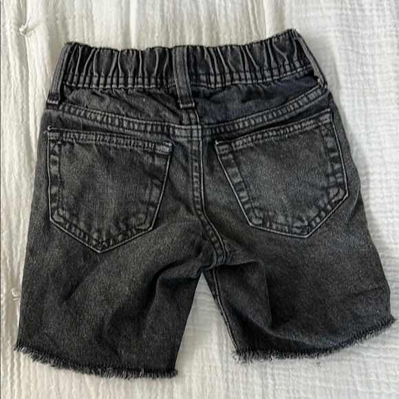 NWOT GAP FACTORY Kids Black Denim Cut Off Shorts XS (4-5) - Picture 4 of 4